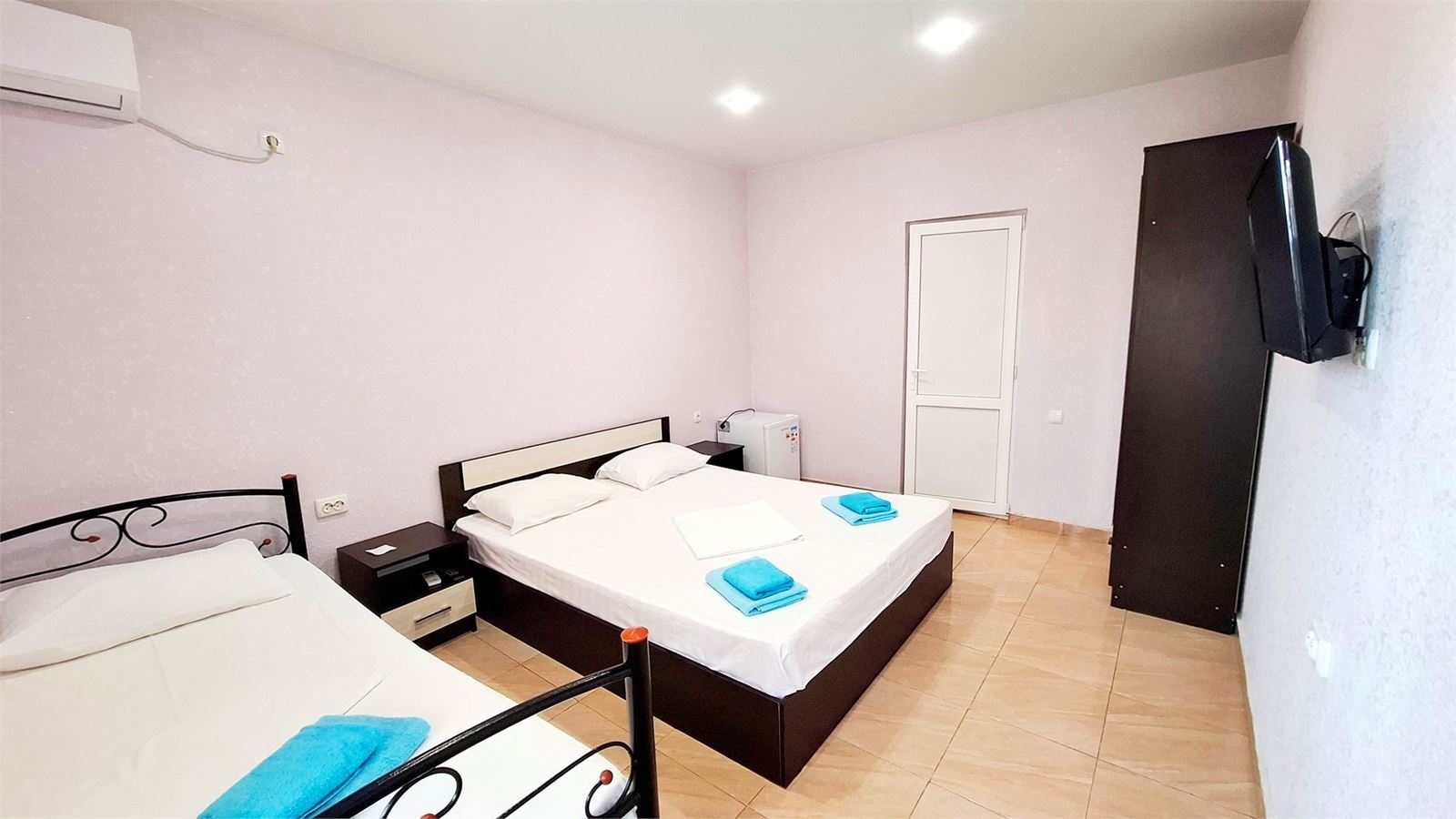 rooms-трехместный-стандарт-с-террасой