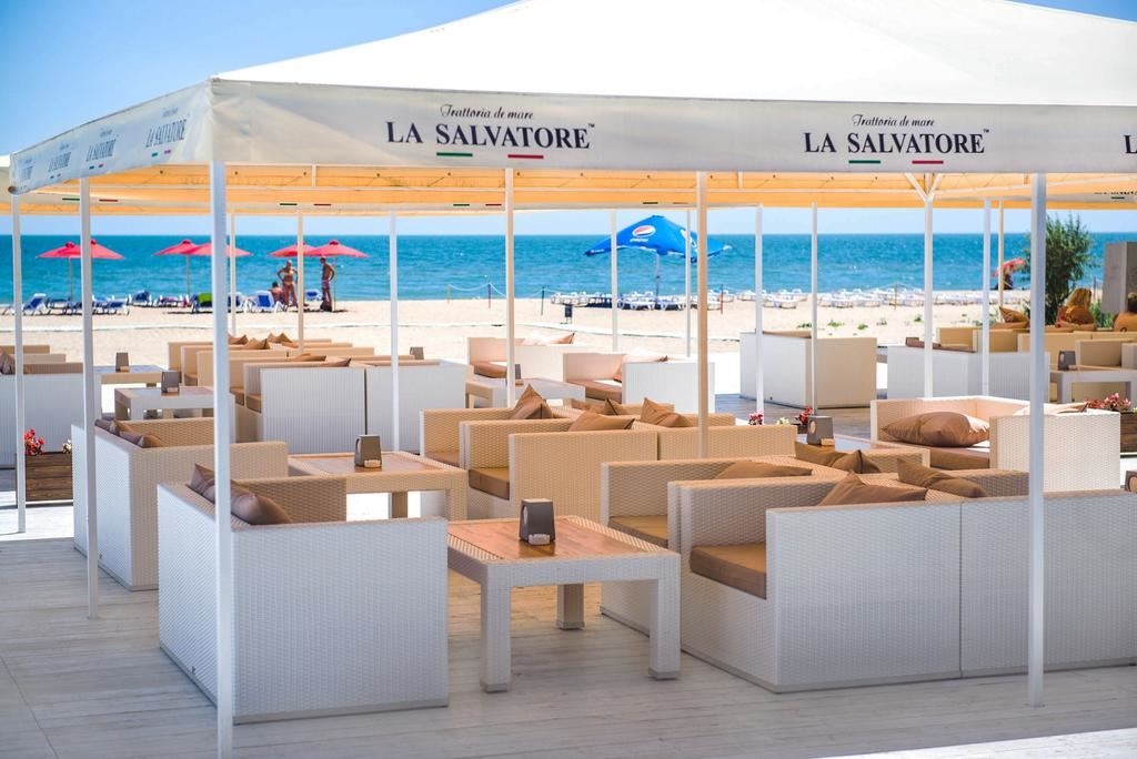 bars-бар-на-пляже