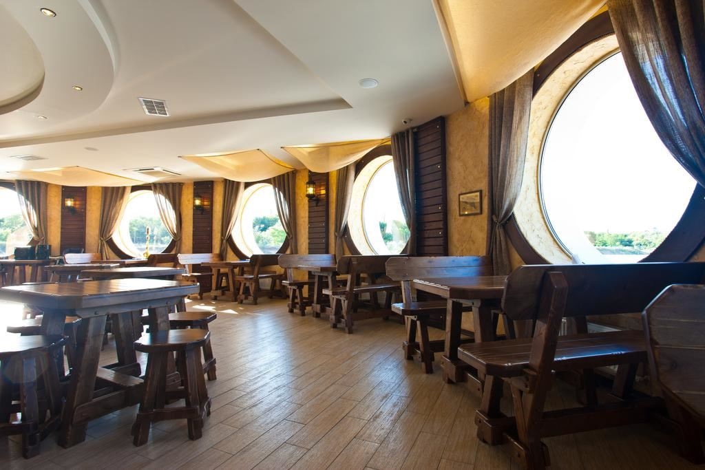 restaurants-restaurants