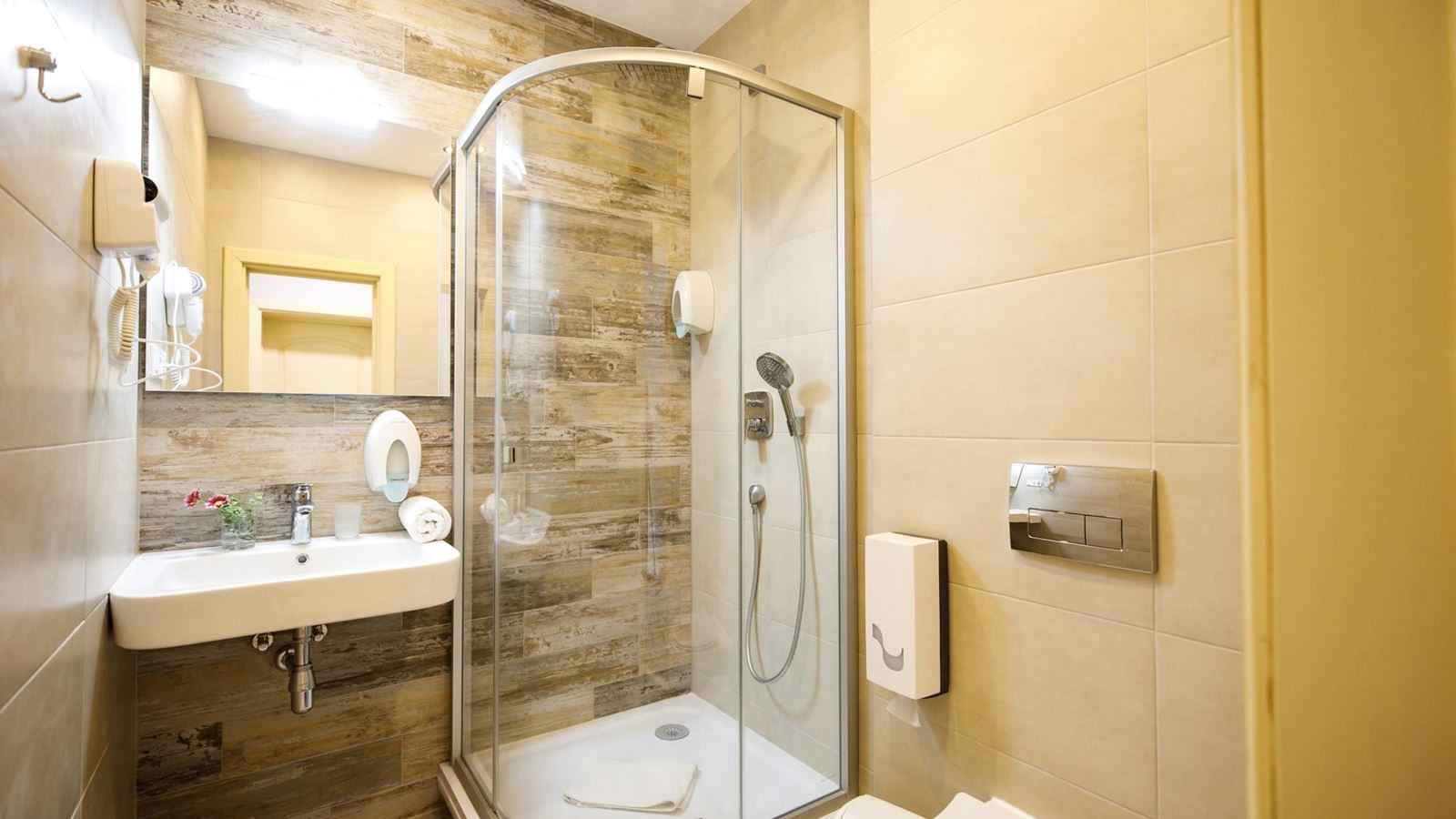 rooms-напівлюкс