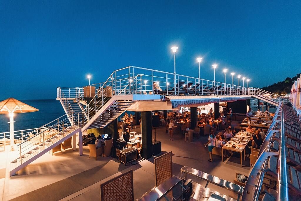 restaurants-restaurants