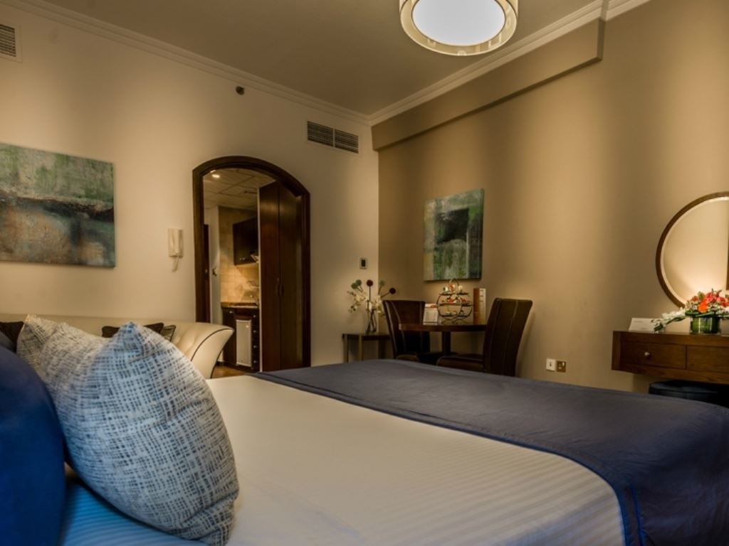 rooms-executive-studio