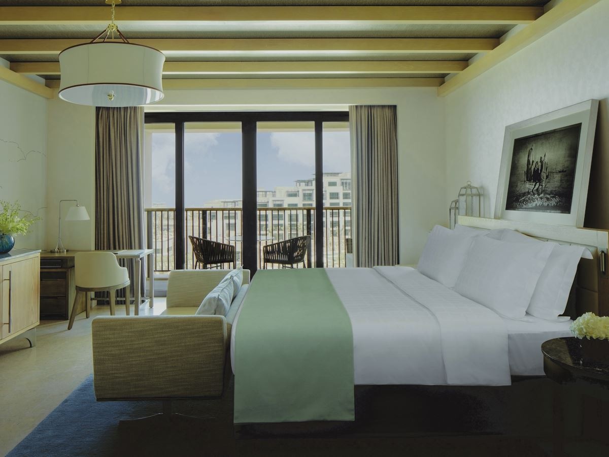 rooms-resort-deluxe-room