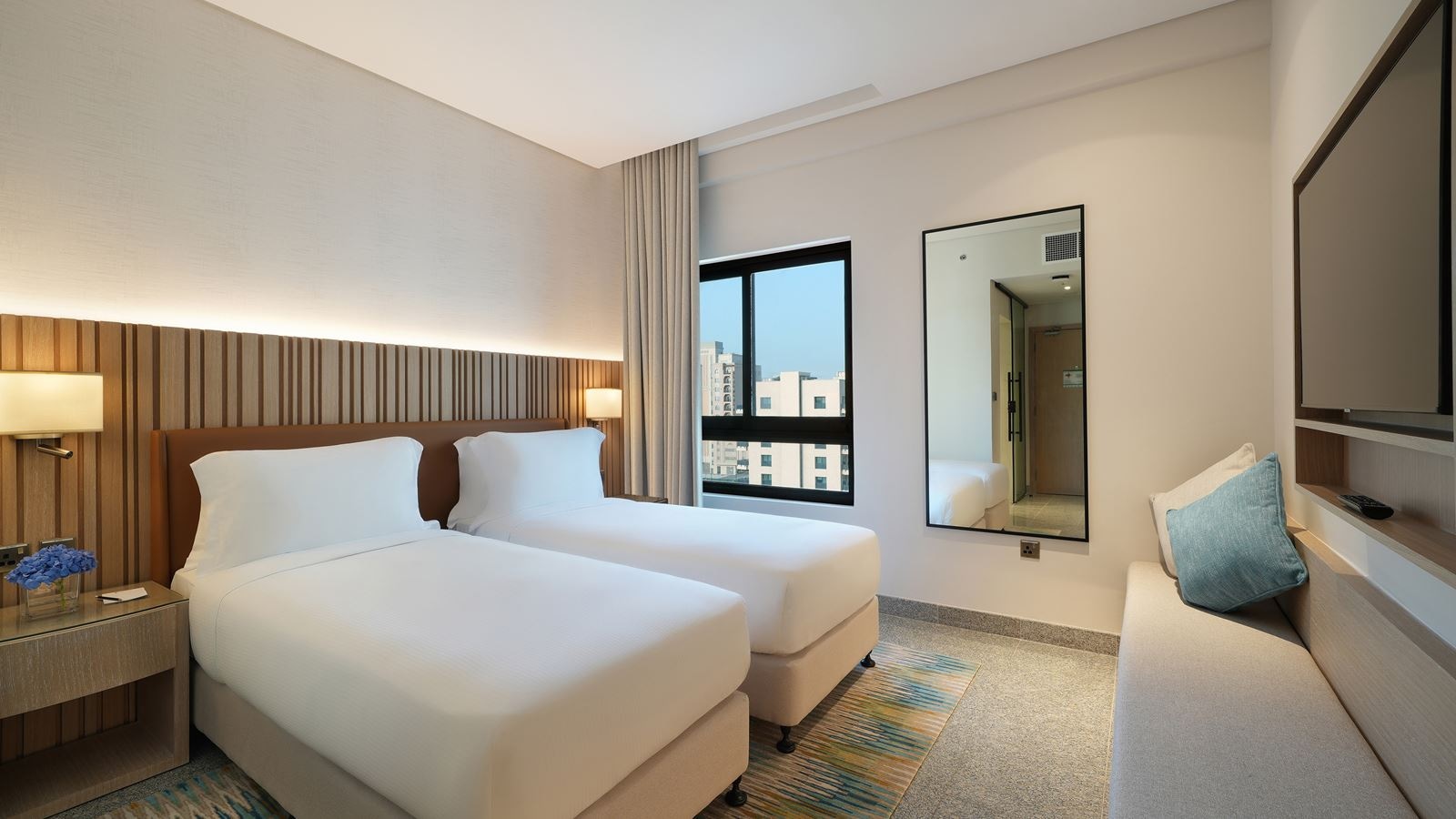 rooms-family-connecting-rooms--king--twin-beds