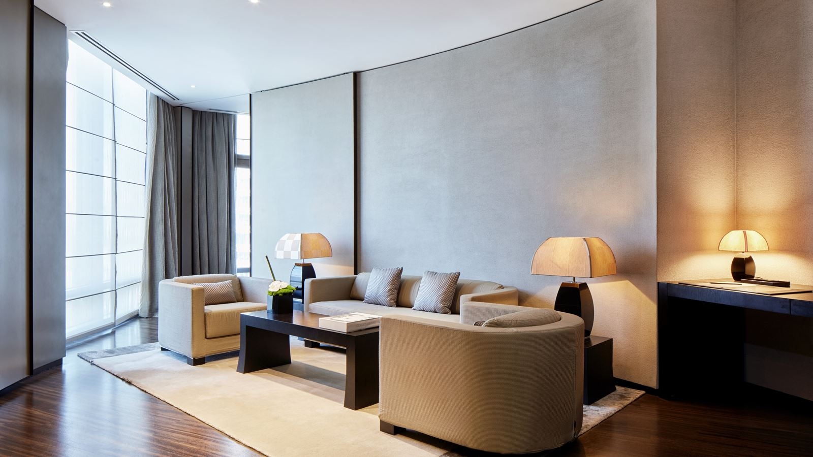 rooms-armani-premiere-suite