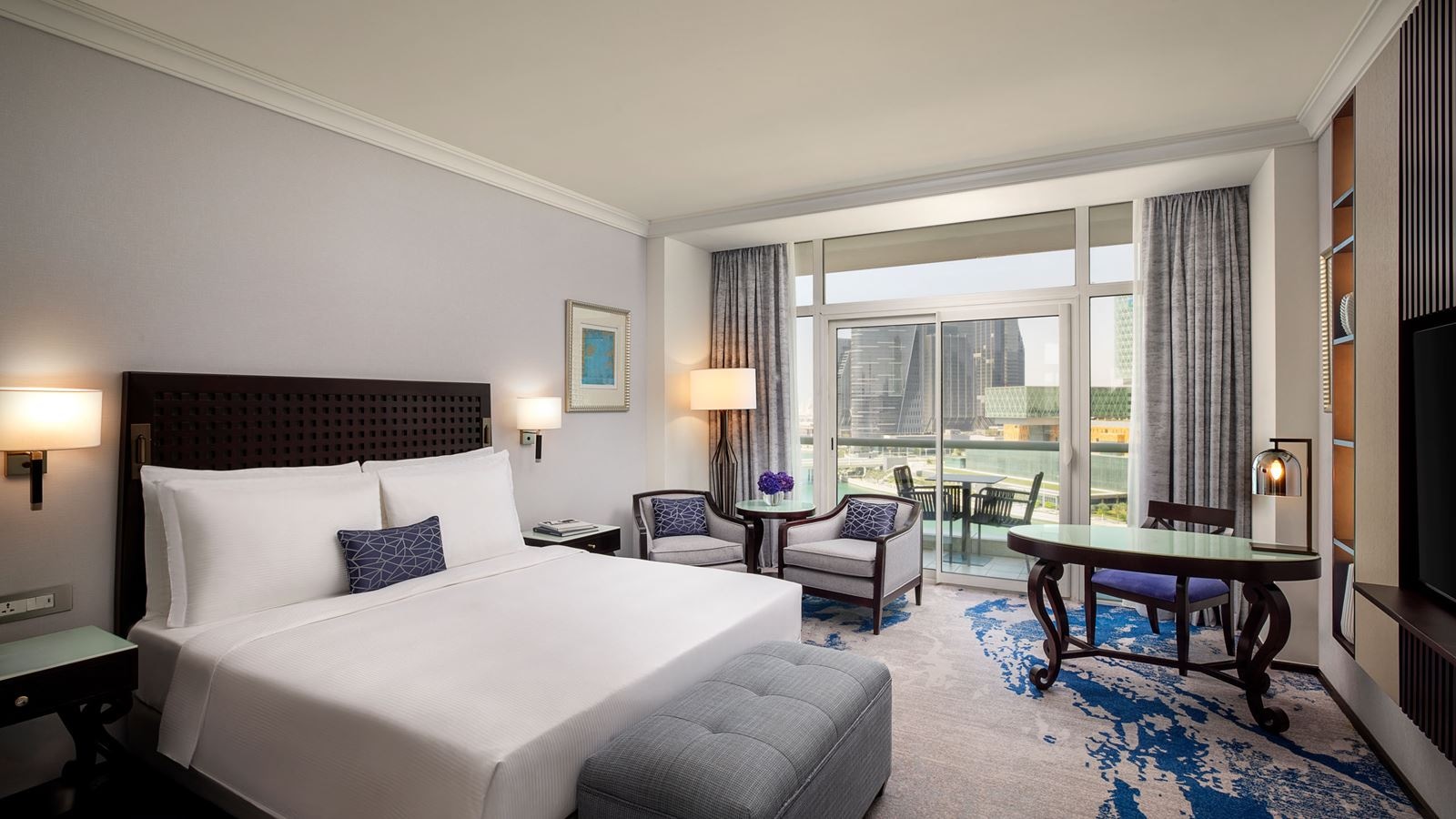 rooms-spacious-sea-view-room-with-balcony-and-lounge-access