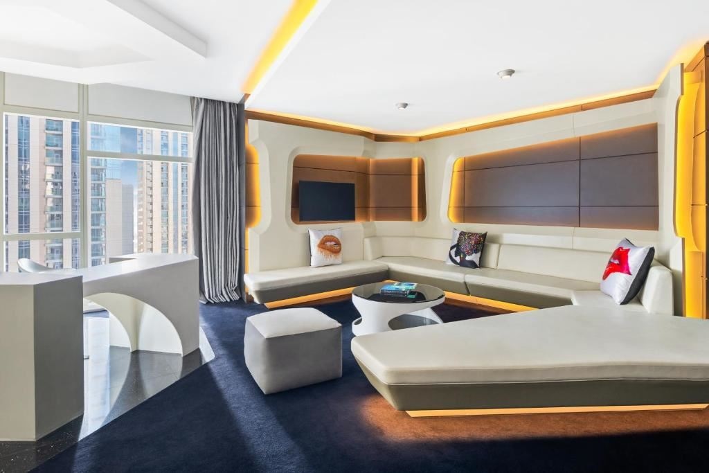 rooms-king-mega-suite