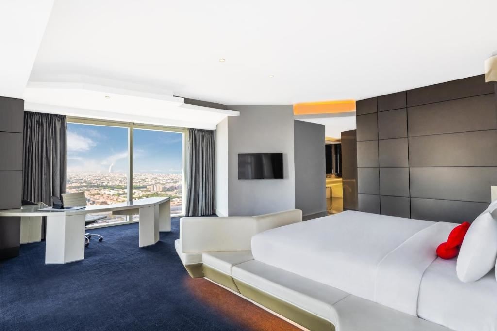 rooms-king-mega-suite