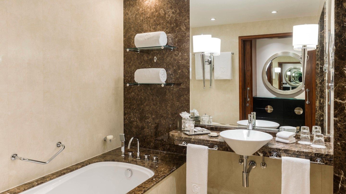 rooms-one-bedroom-tower-1-suite