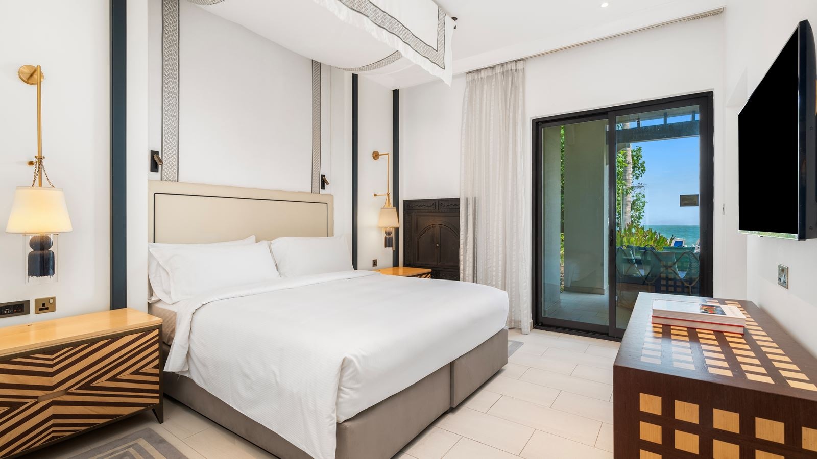 rooms-one-bedroom-premium-suite-beach-access