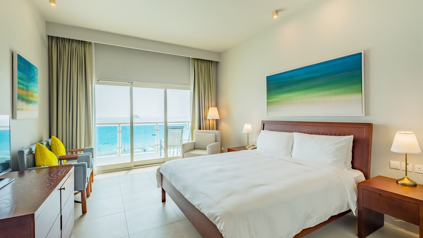 rooms-2-bedroom-suite-with-sea-view--balcony