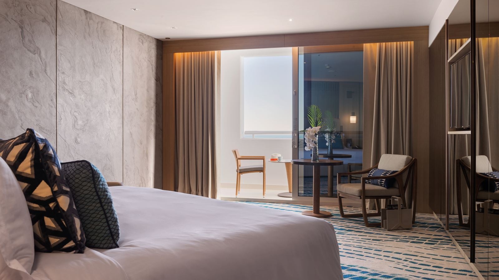 rooms-ocean-deluxe-balcony