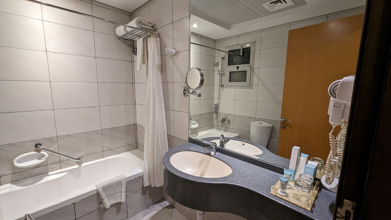 rooms-two-bedroom-suite