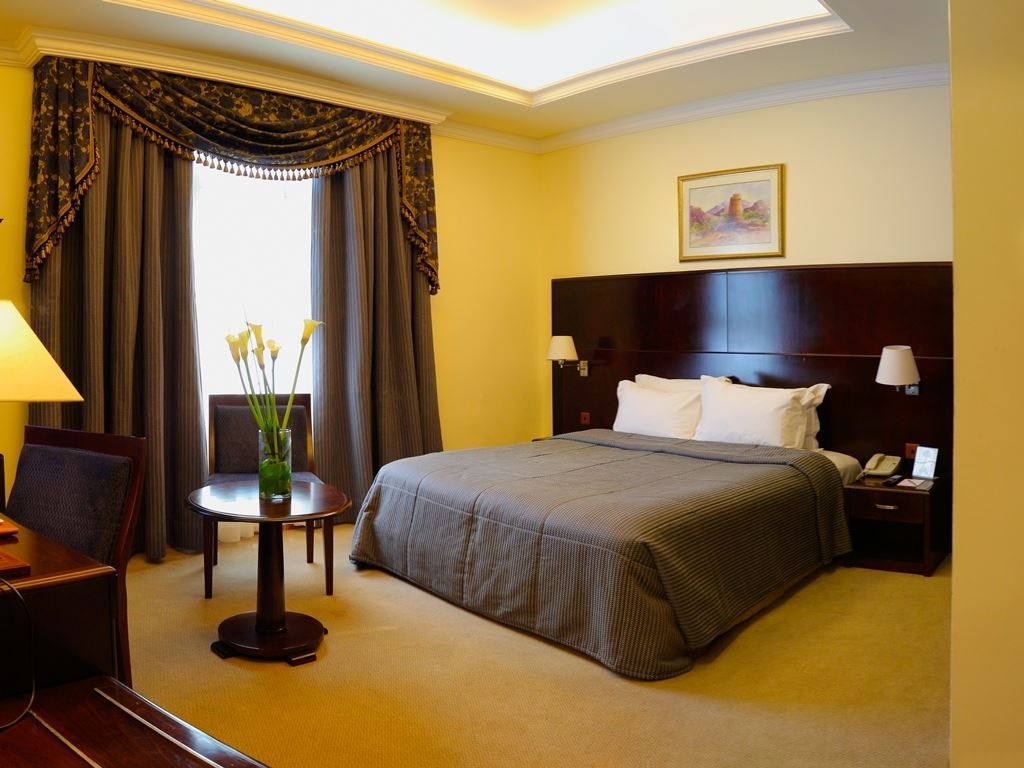rooms-executive-suite