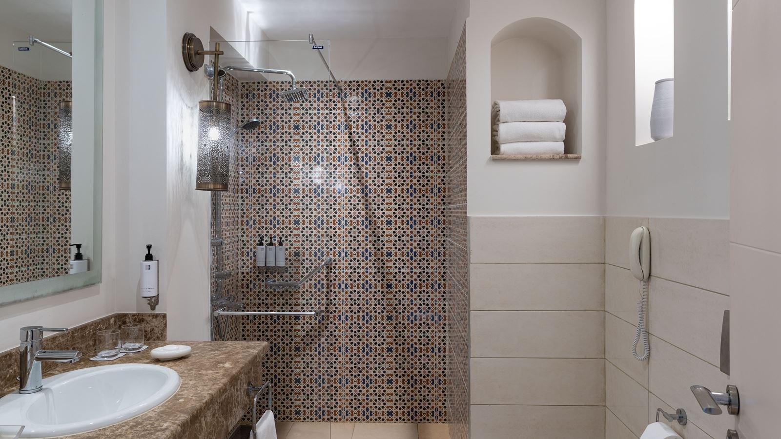 rooms-sea-view-room-king-or-twin