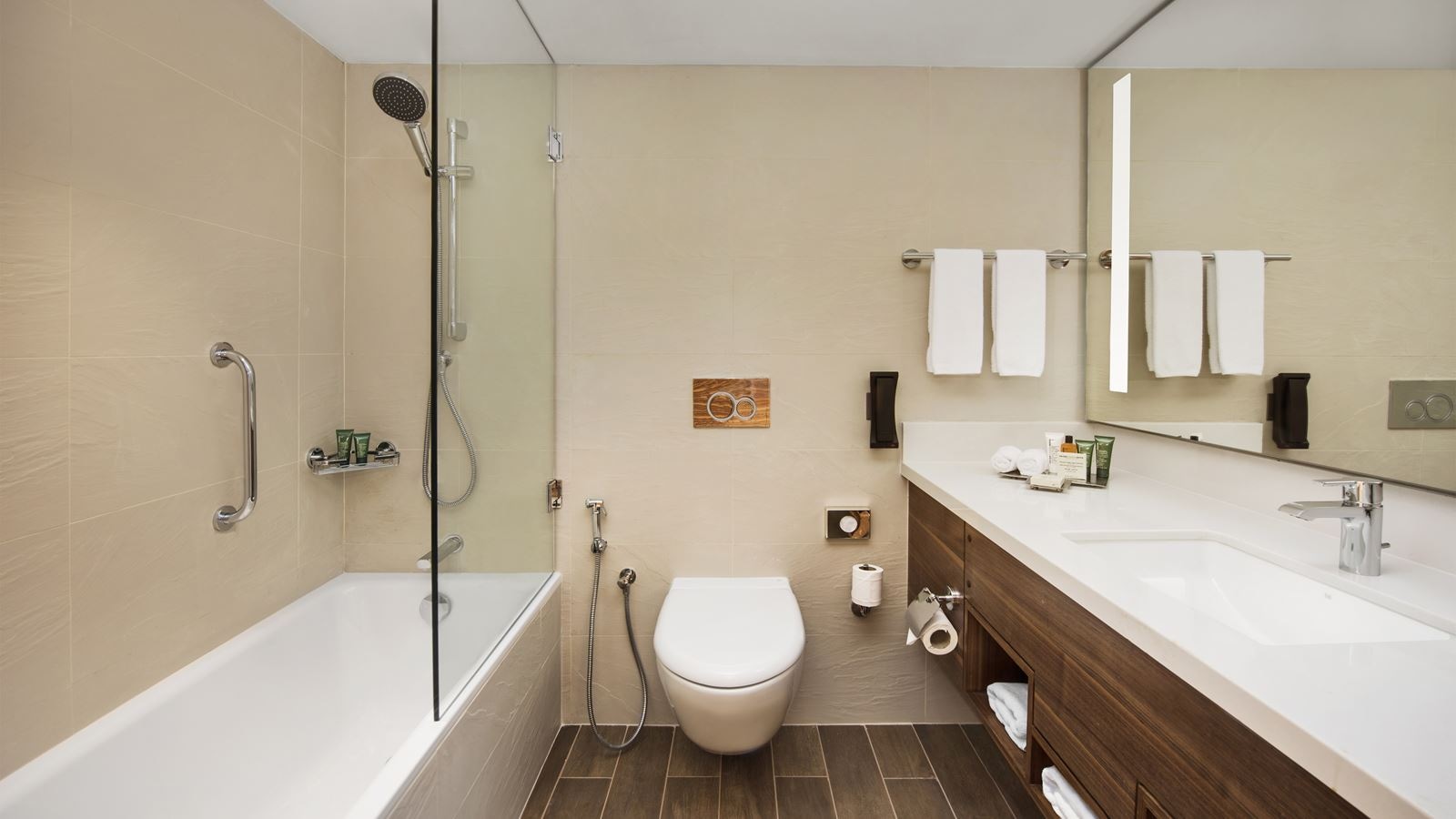 rooms-guest-room-queen