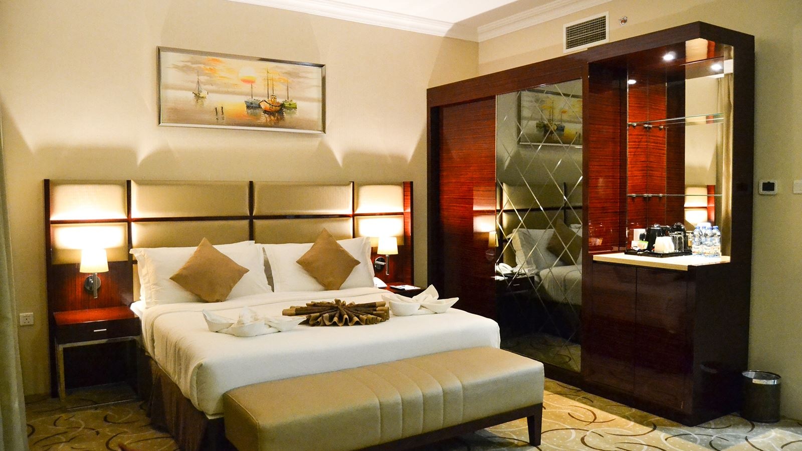 rooms-deluxe-kingtwin