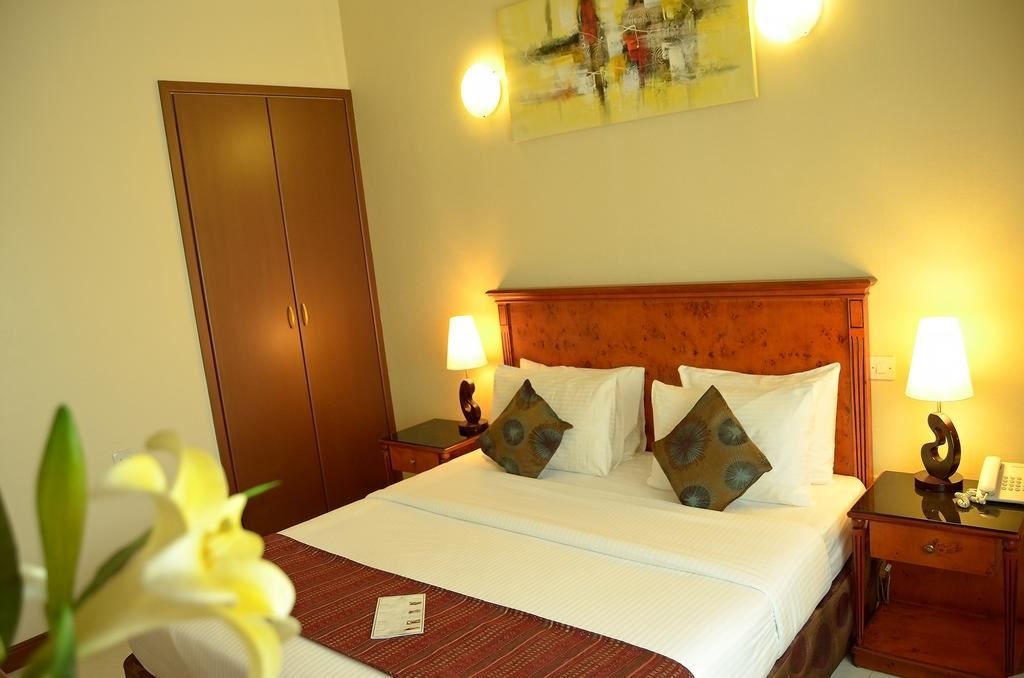 rooms-standard-room-king