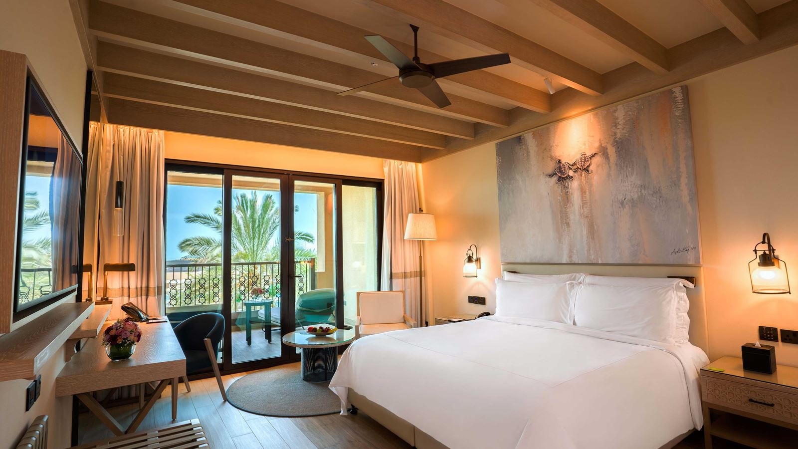 rooms-one-bedroom-resort-view-suite-with-balcony