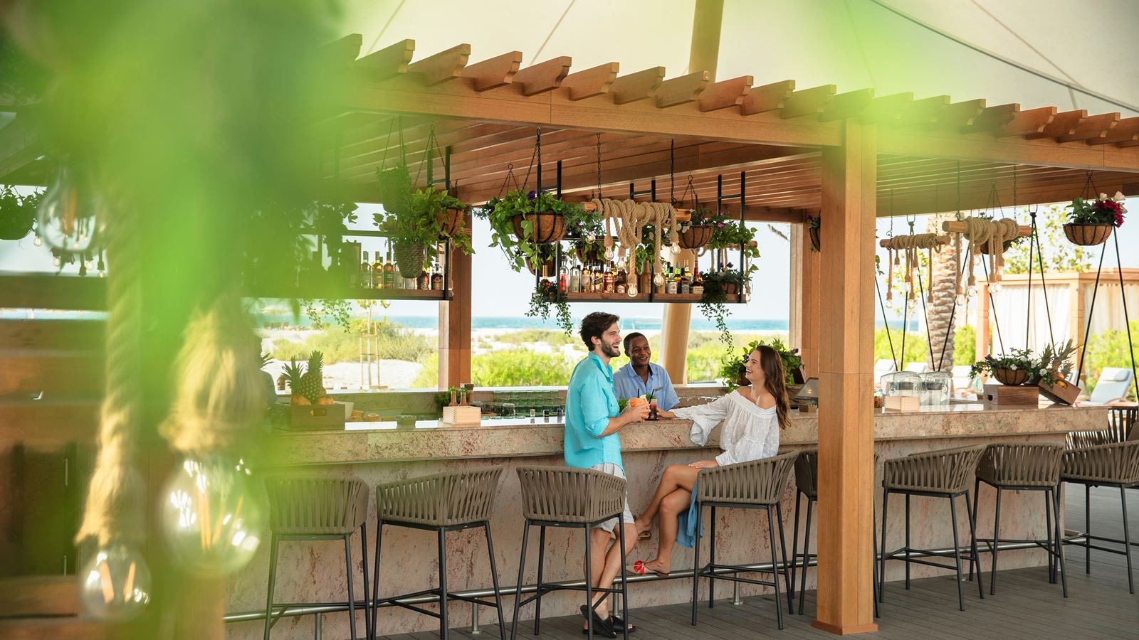 restaurants-nasma-beachfront-bar