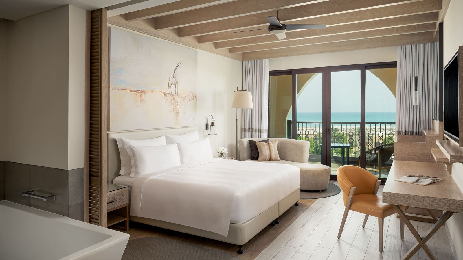 rooms-sea-view-room-with-lounge-access-and-balcony