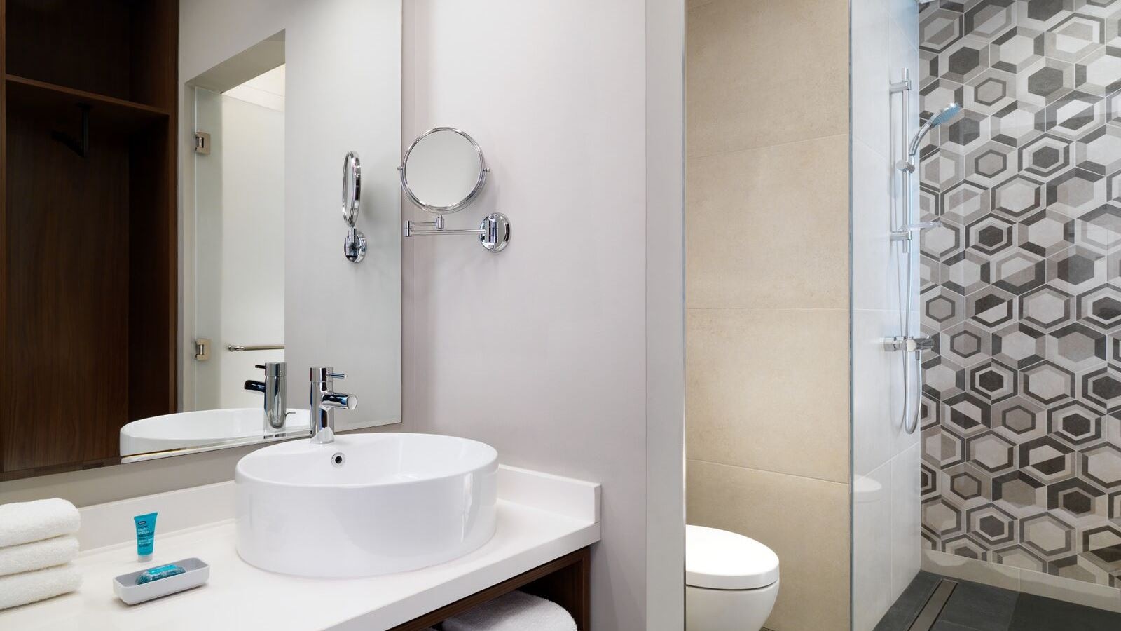 rooms-aloft-standard-room