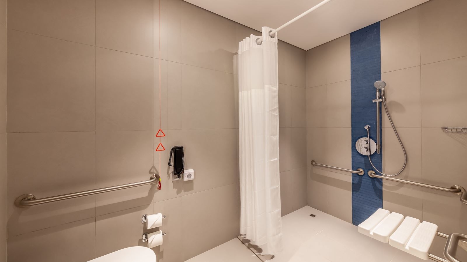 rooms-accessible-king-rooms