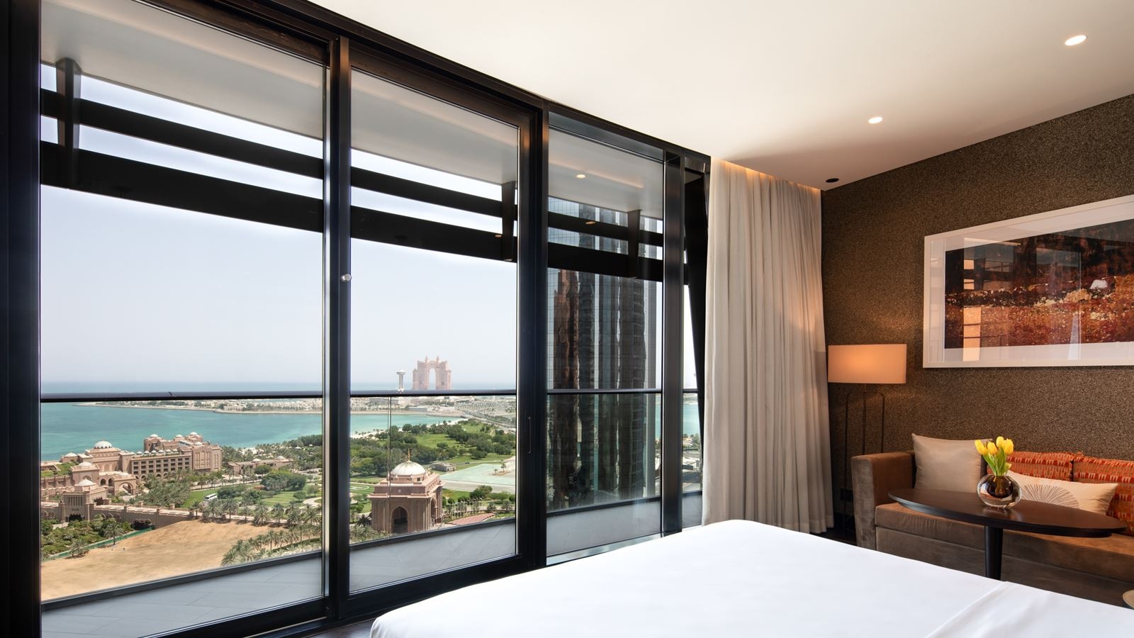 rooms-king-view-room