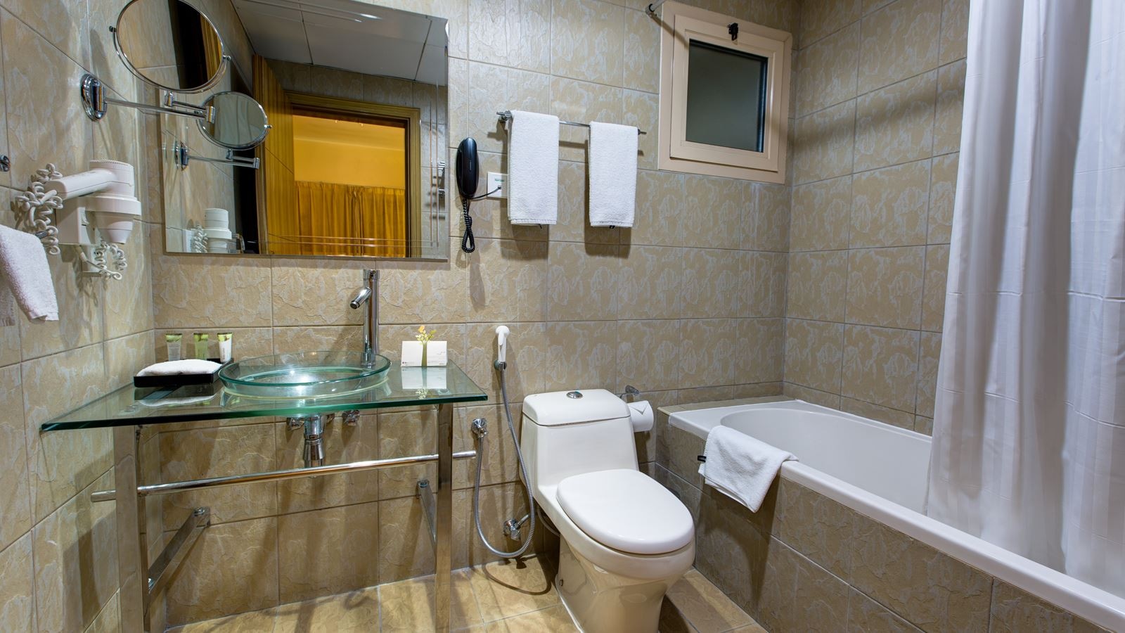 rooms-deluxe-one-bedroom