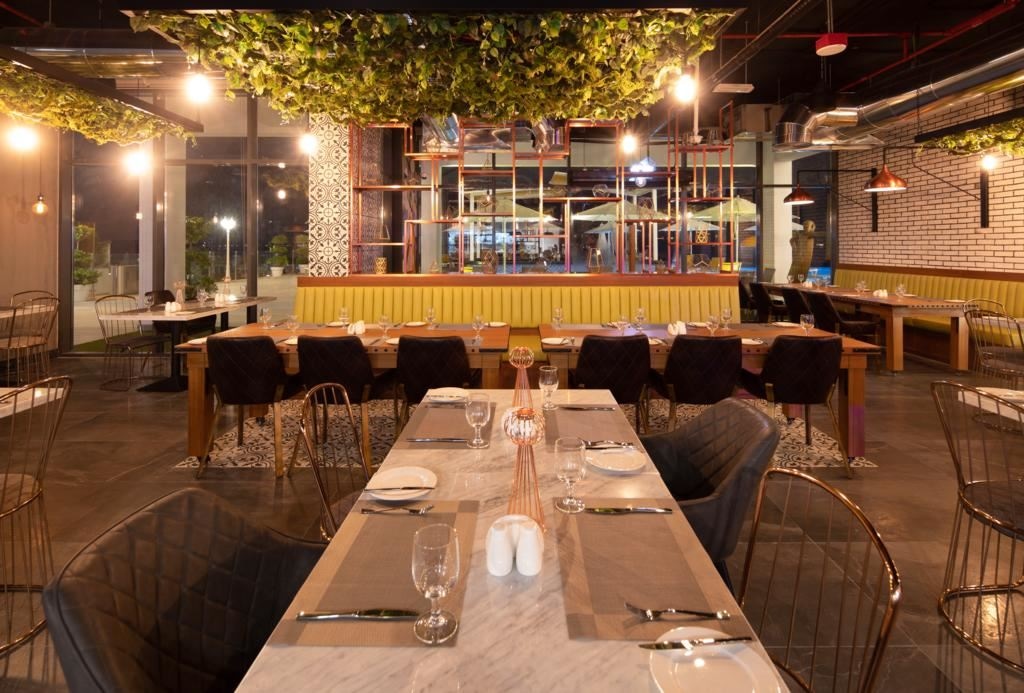 restaurants-waves-restaurant