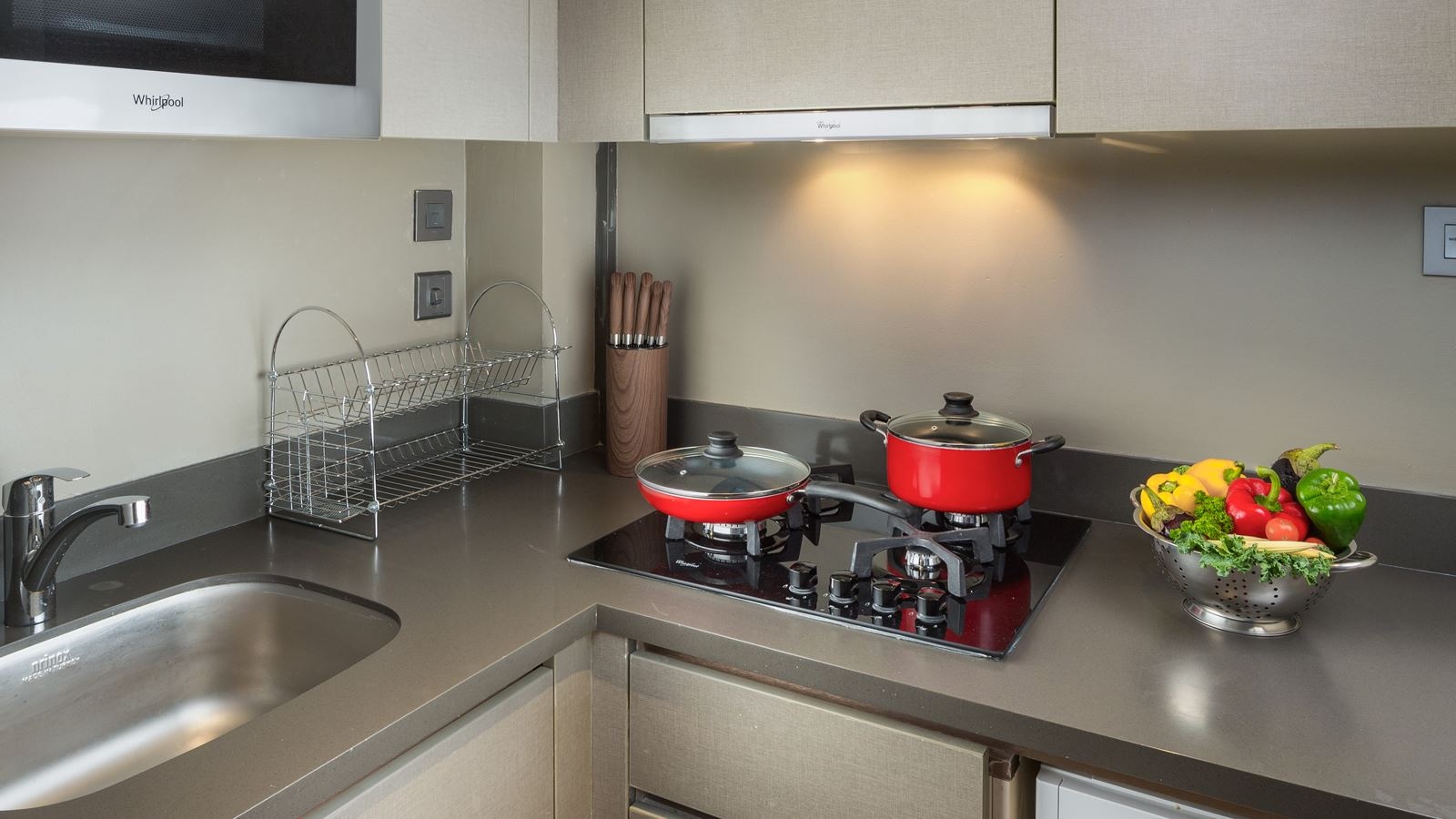 rooms-deluxe-one-bedroom-apartment