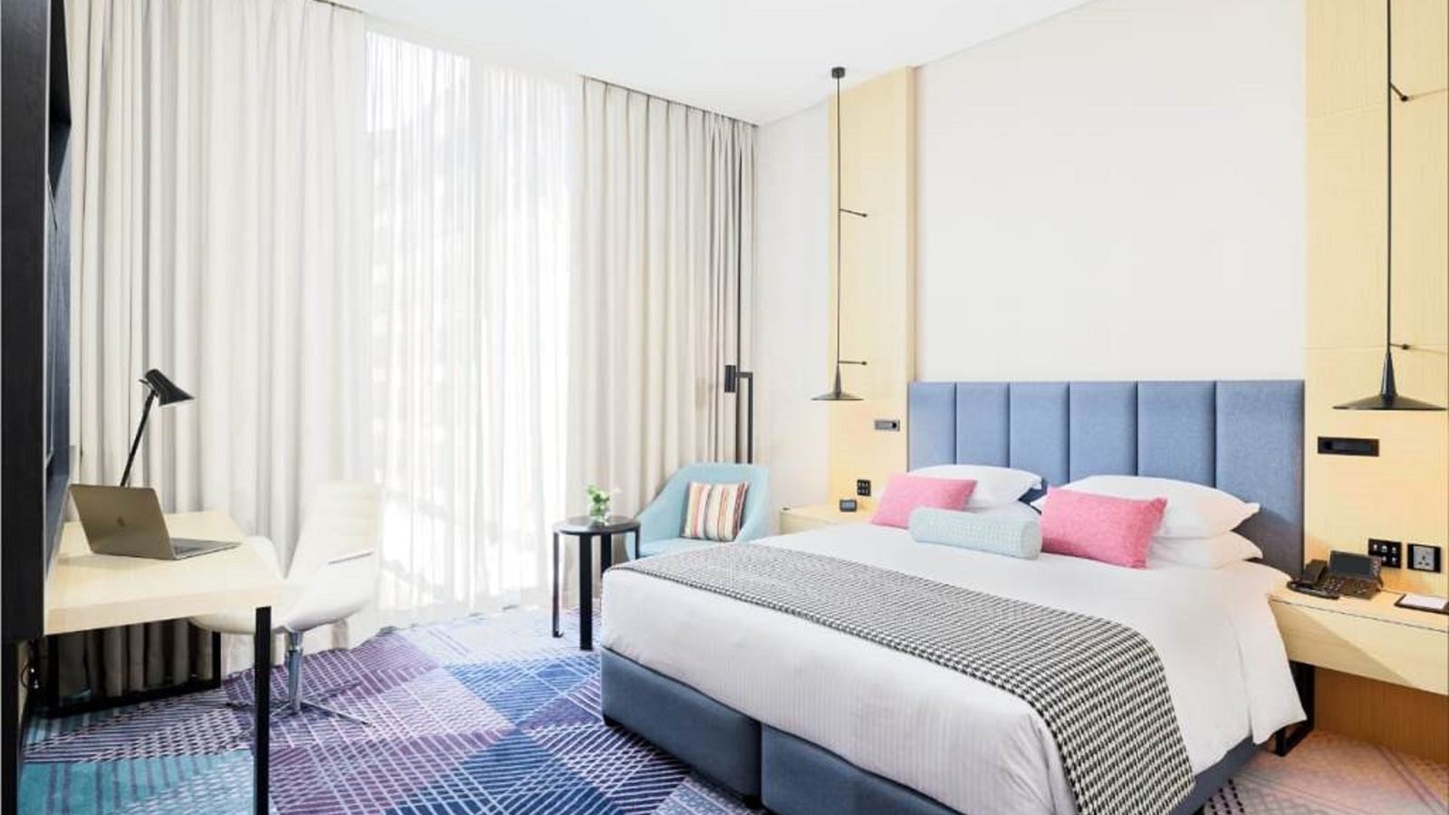 rooms-deluxe-king--twin