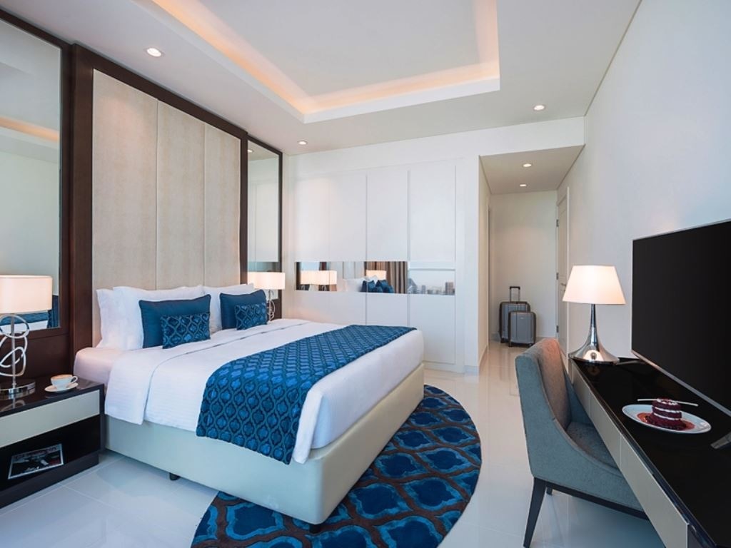 rooms-one-bedroom-suite-downtown-view