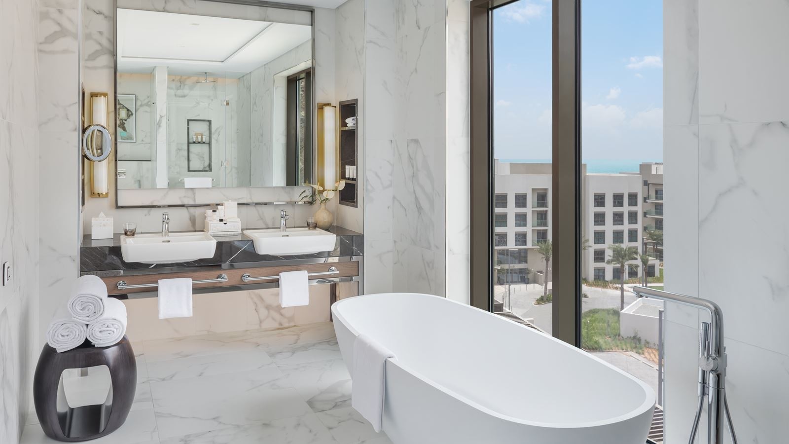 rooms-executive-suite-ocean-view