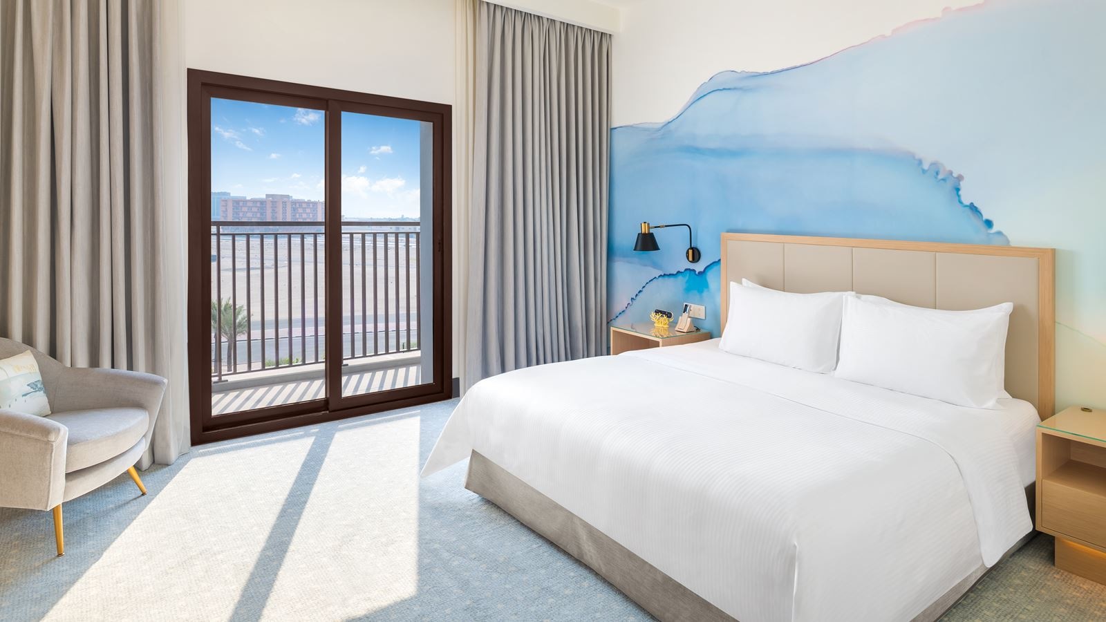 rooms-deluxe-room-city-view