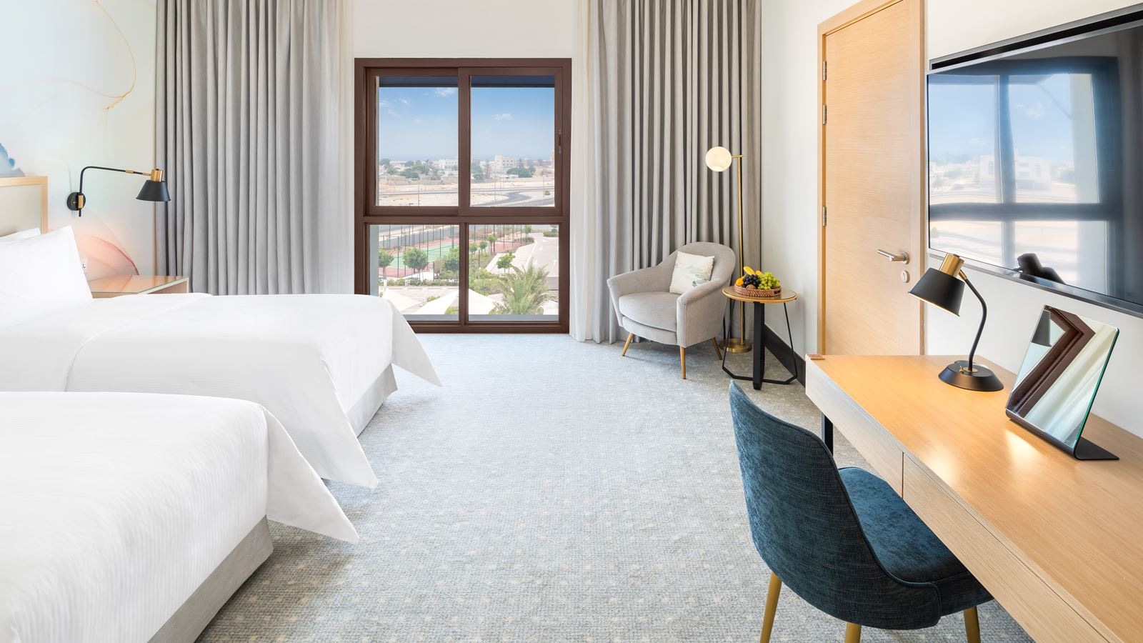 rooms-deluxe-room-city-view