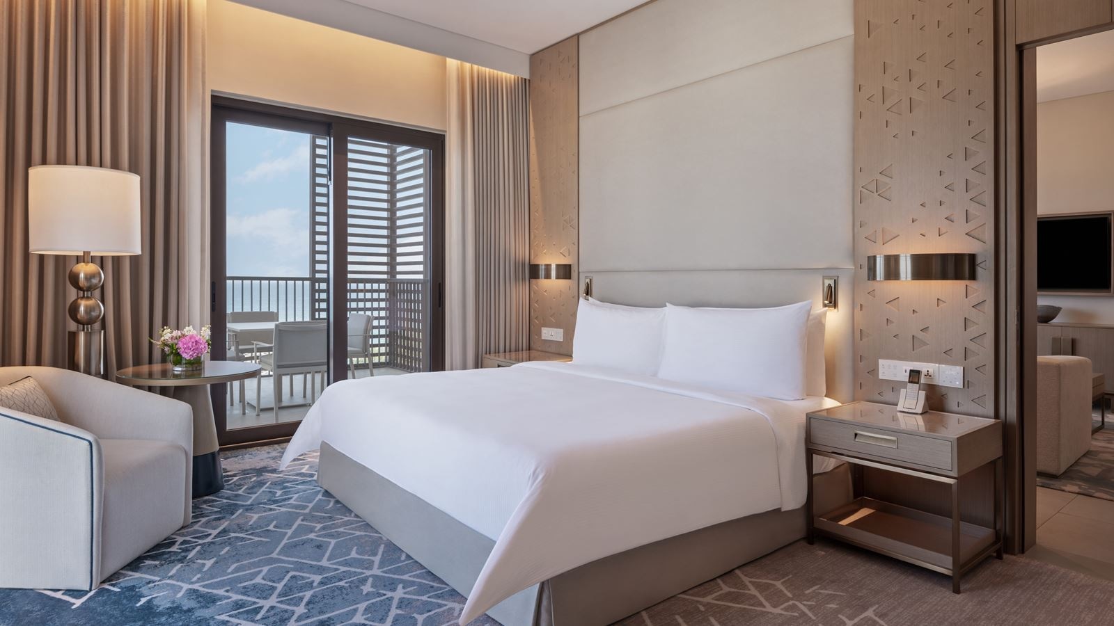 rooms-executive-suite-ocean-view