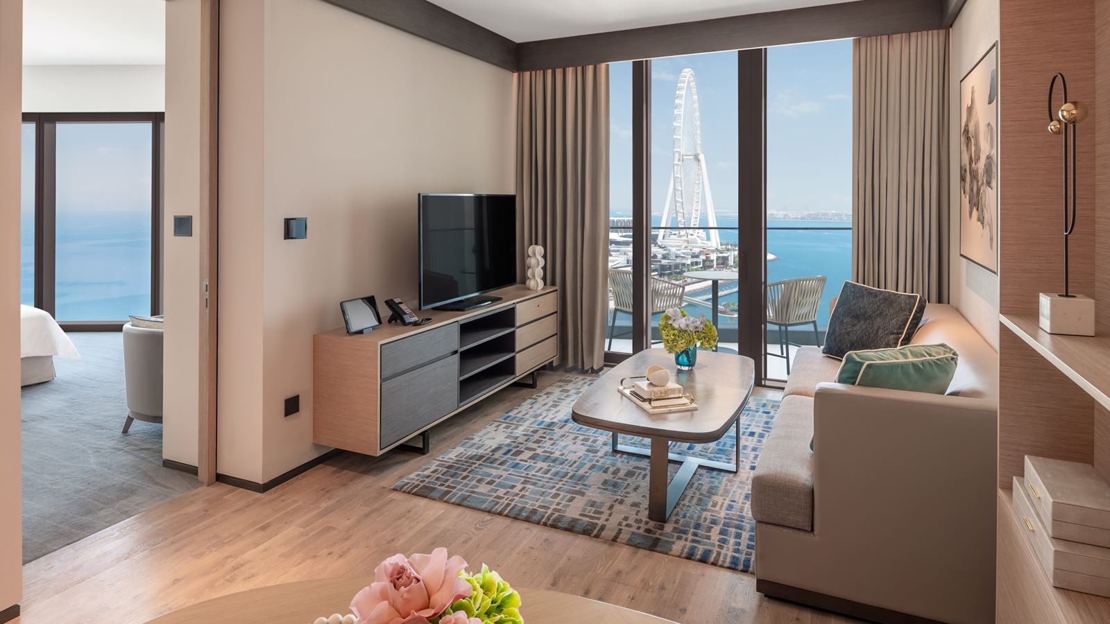 rooms-one-bedroom-sea-view-suite
