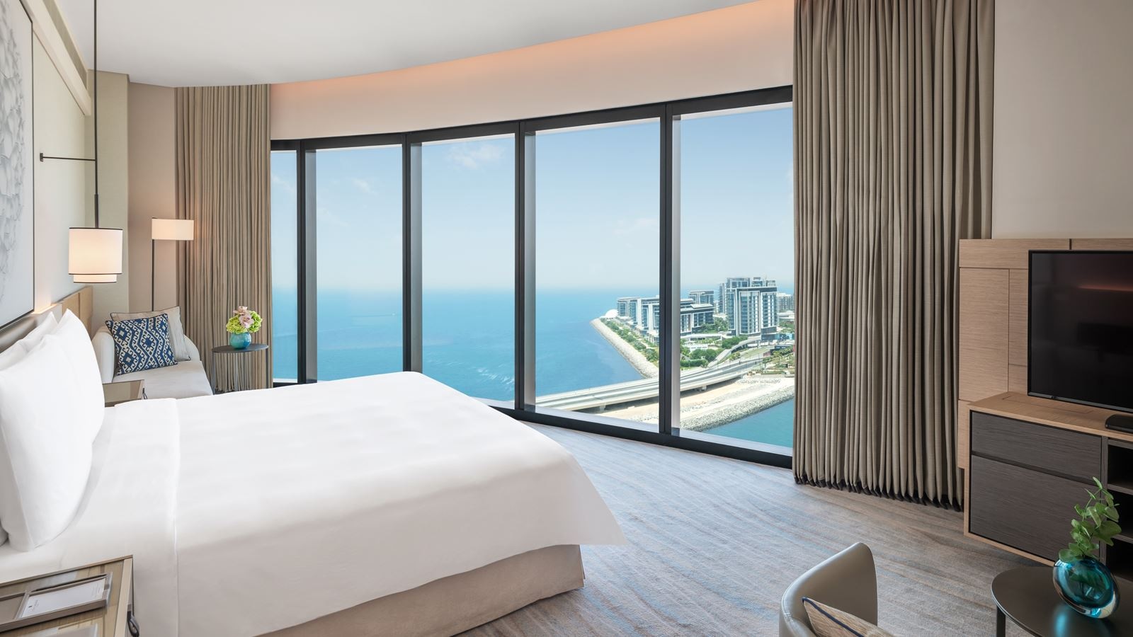 rooms-one-bedroom-sea-view-suite