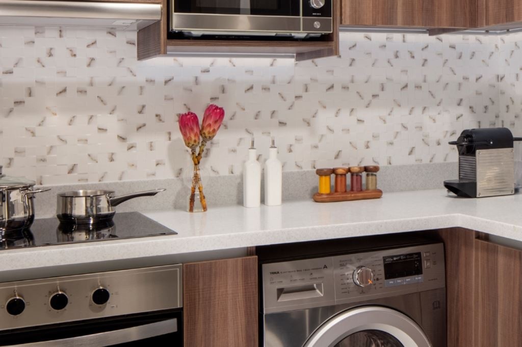 rooms-studio-city-view-with-balcony