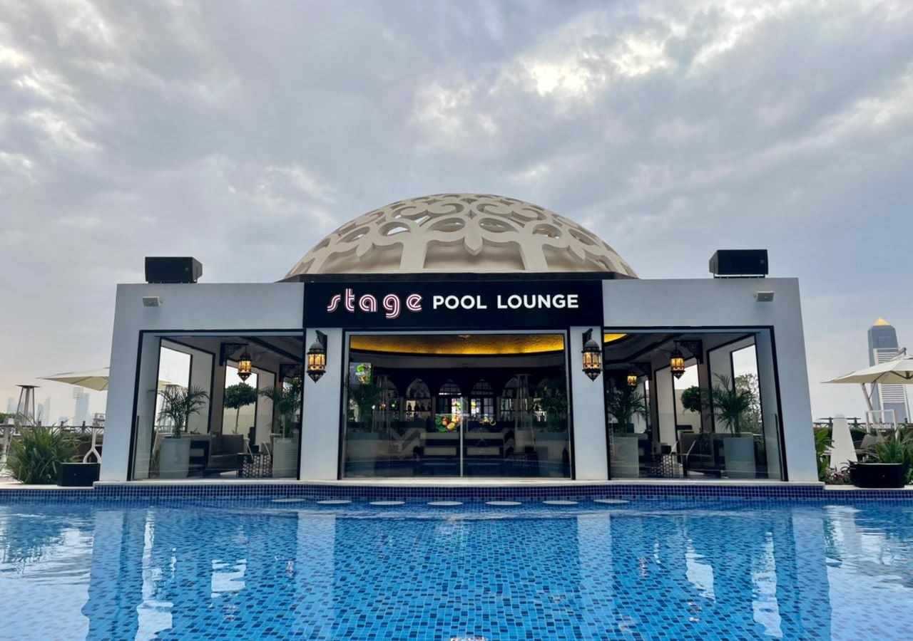 restaurants-stage-pool-lounge
