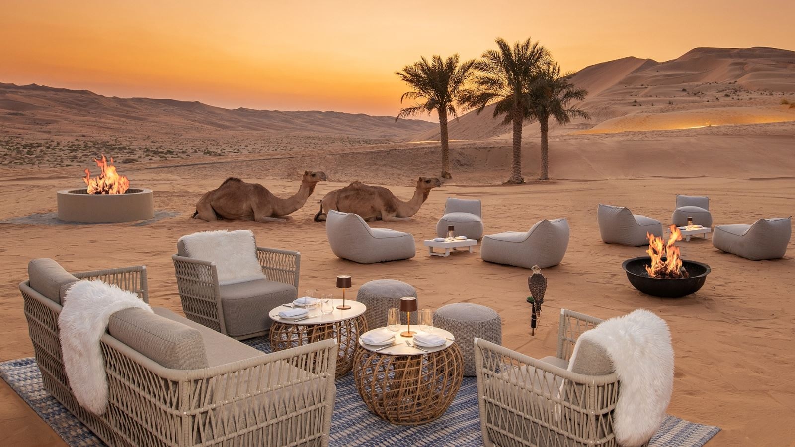 restaurants-al-falaj-at-royal-pavilion