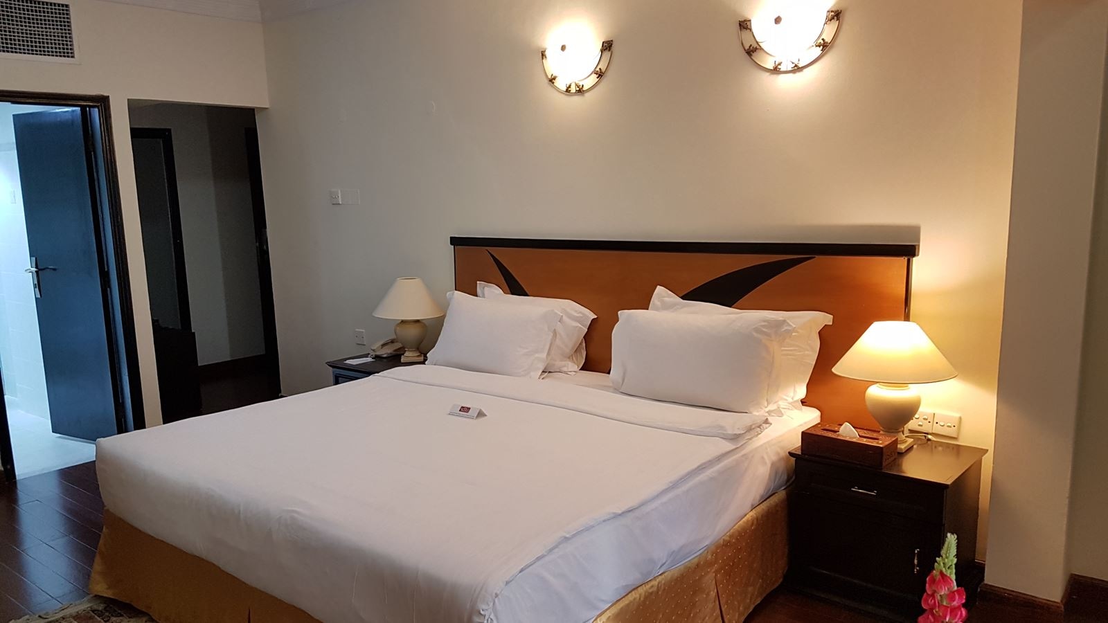 rooms-standard-suite