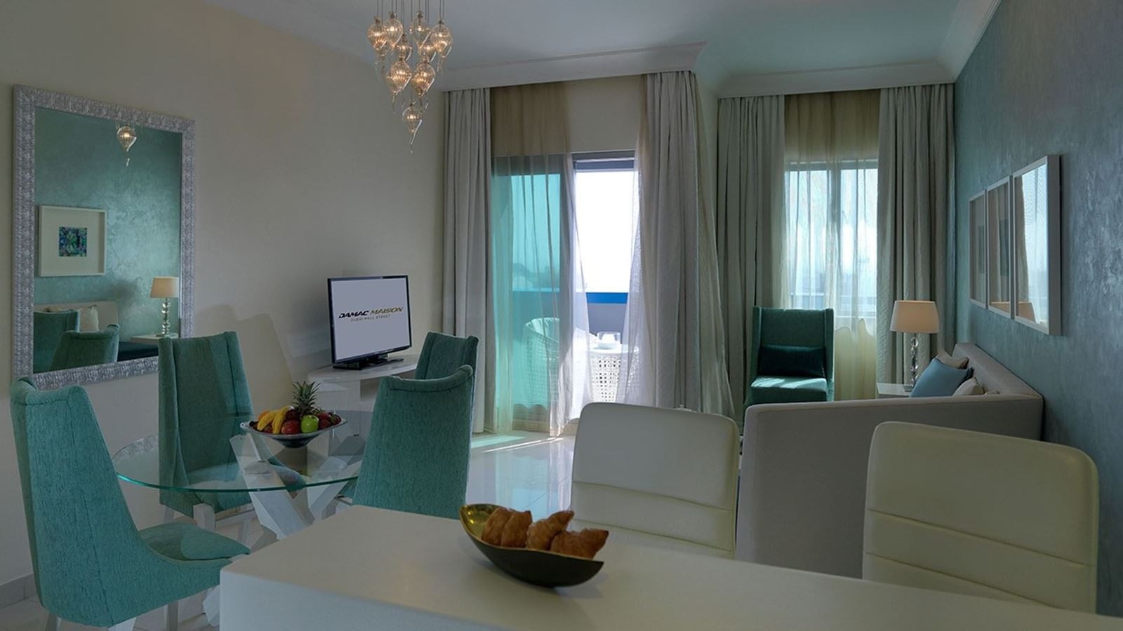 rooms-deluxe-room-city-view