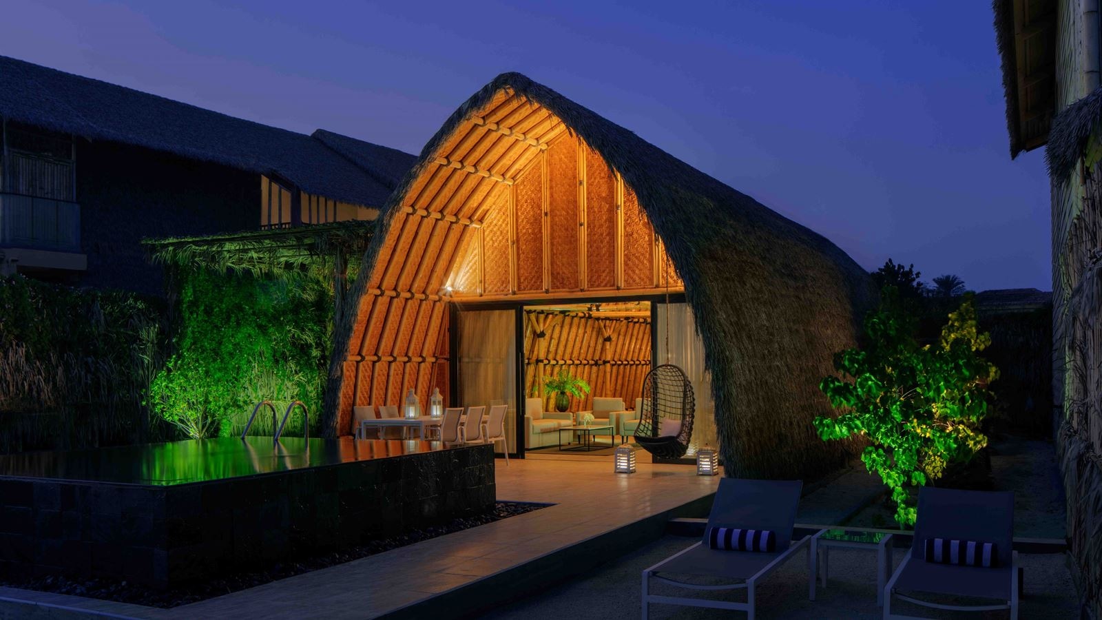 rooms-one-bedroom--beach-pool-villa