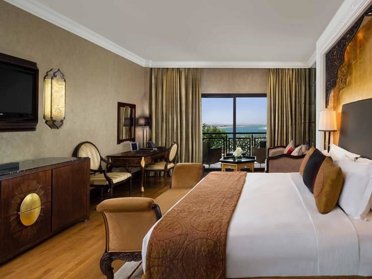 rooms-club-king-sea-view-room