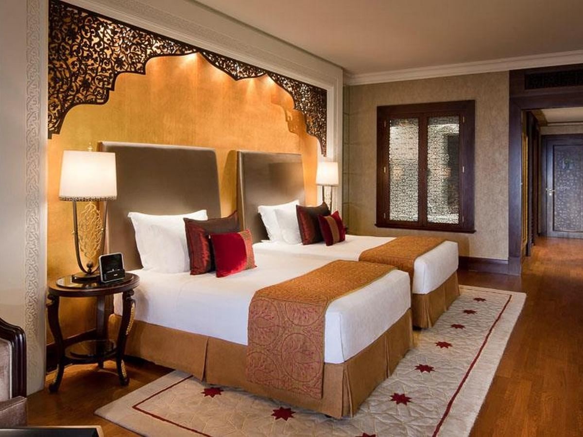 rooms-superior-family-room