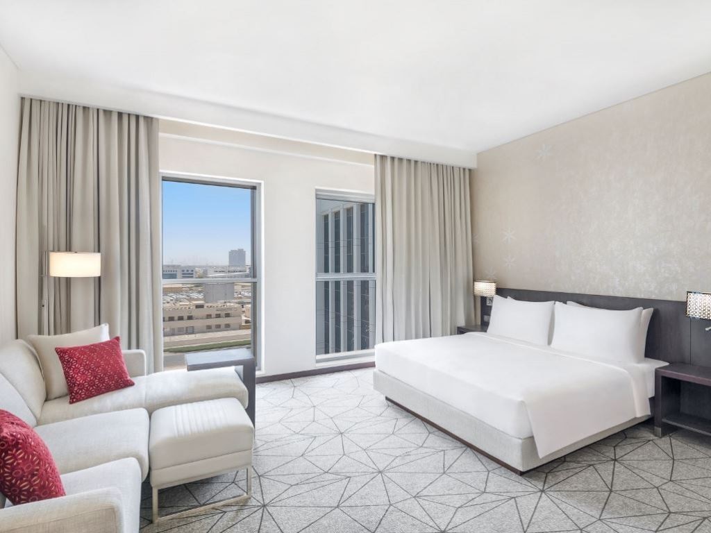 rooms-pool-view-room-king--twin