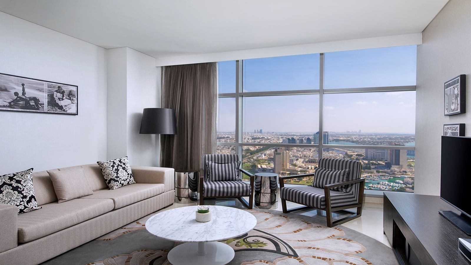 rooms-one-bedroom-apartment--with-sea-view