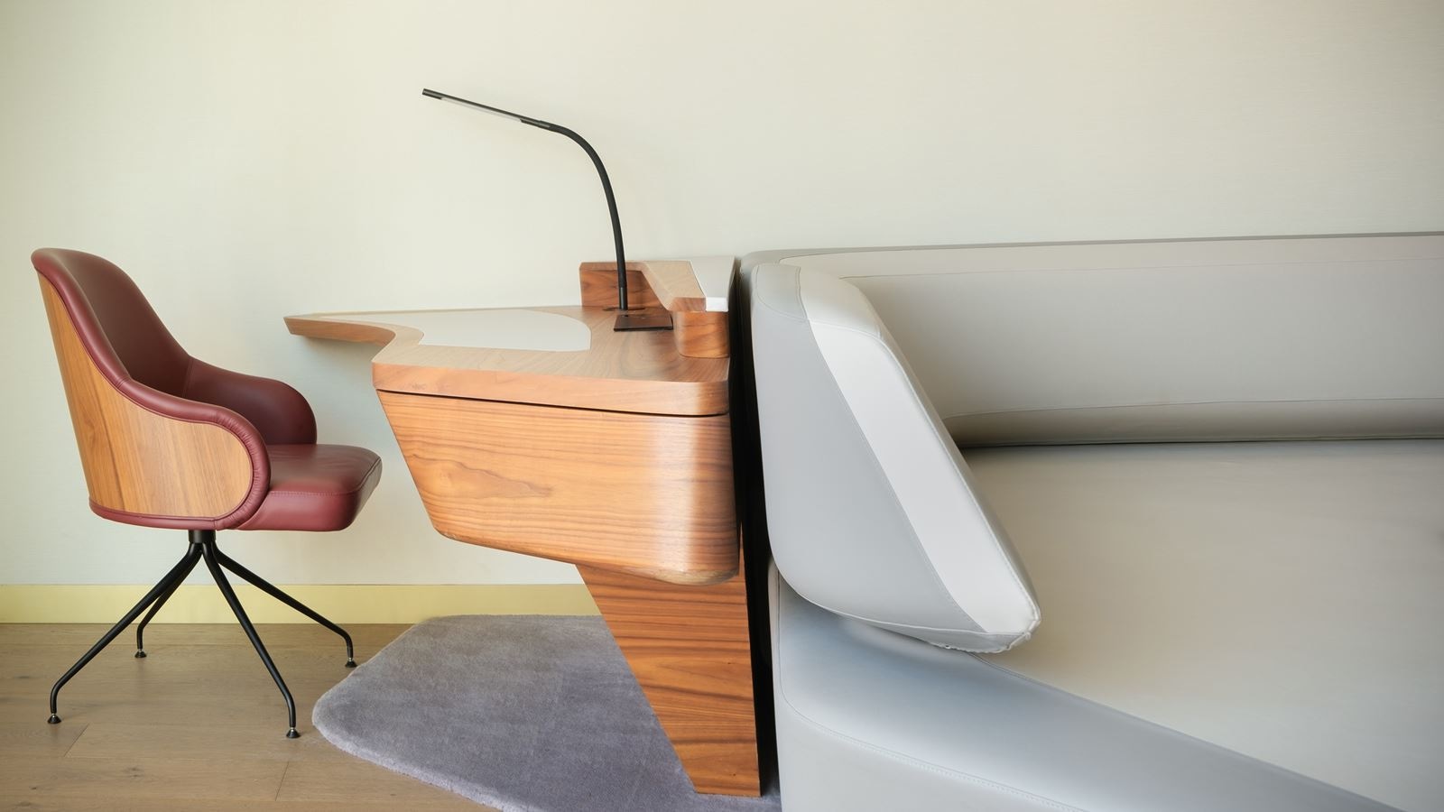 rooms-beyond-me-+-suite-with-burj-khalifa-view-and-jacuzzi